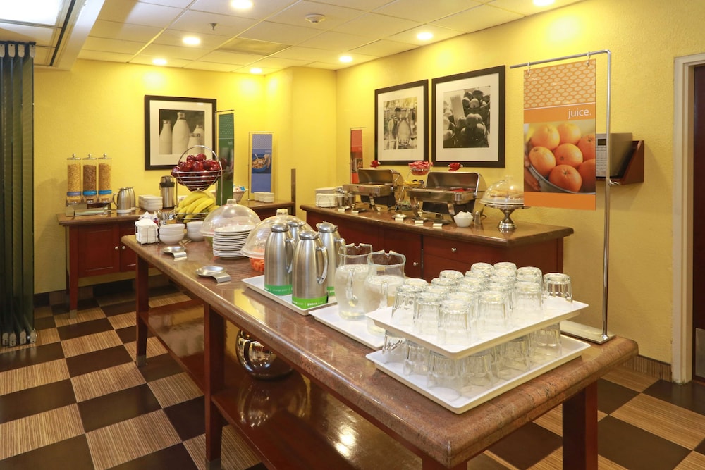 Hampton Inn by Hilton Guadalajara-Aeropuerto 40/47