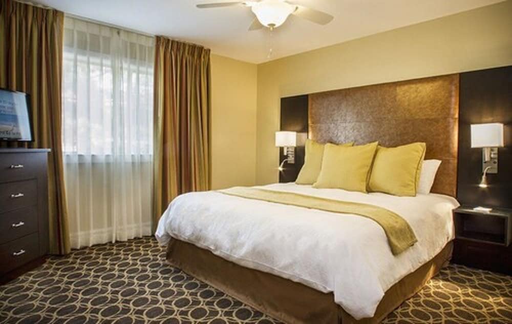 Marin Suites Hotel 23/81