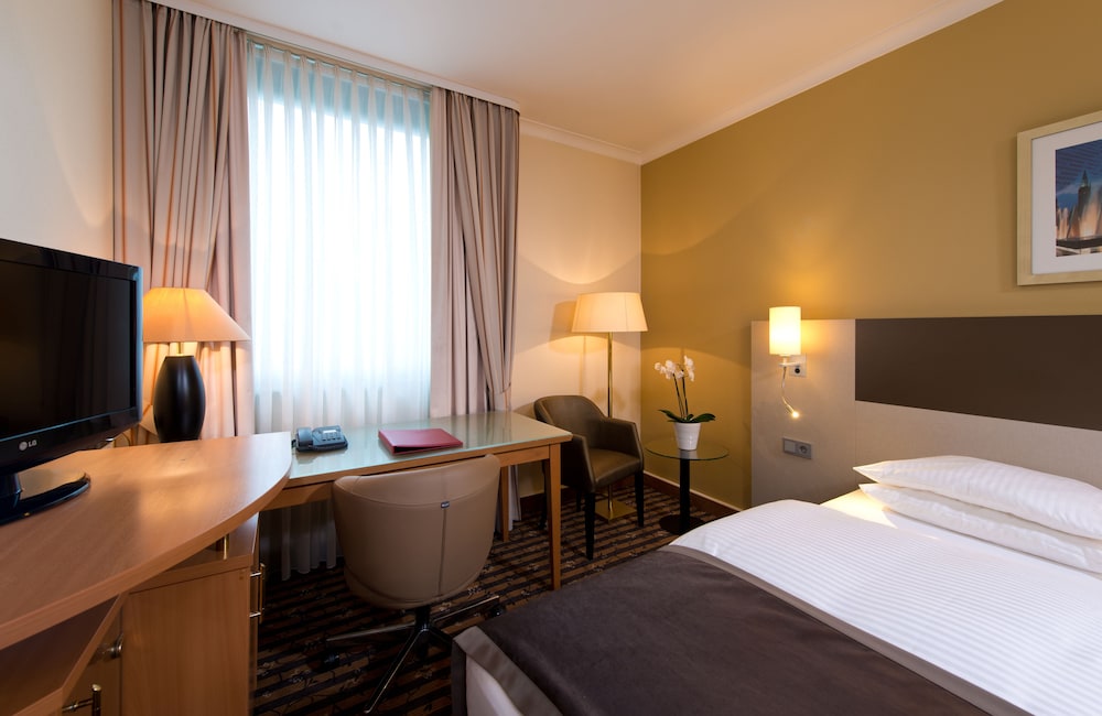LEONARDO ROYAL HOTEL DUSSELDORF KOENIGSALLEE 15/79