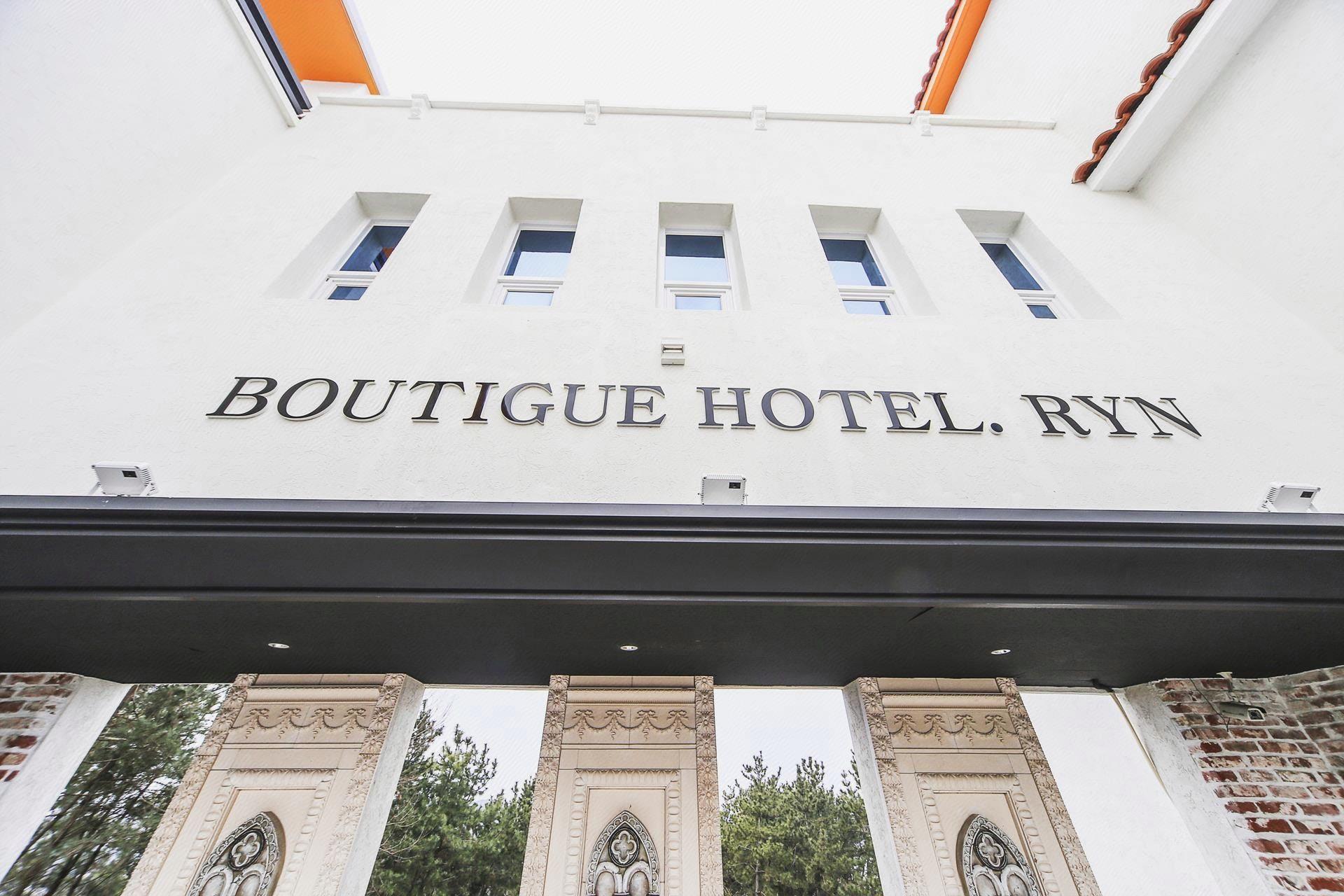 Ryn Boutique Hotel 1/18