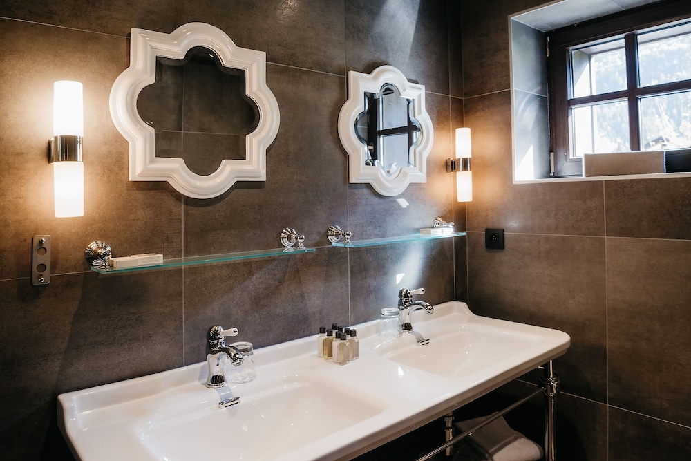 Chalet Hotel Le Castel 73/74
