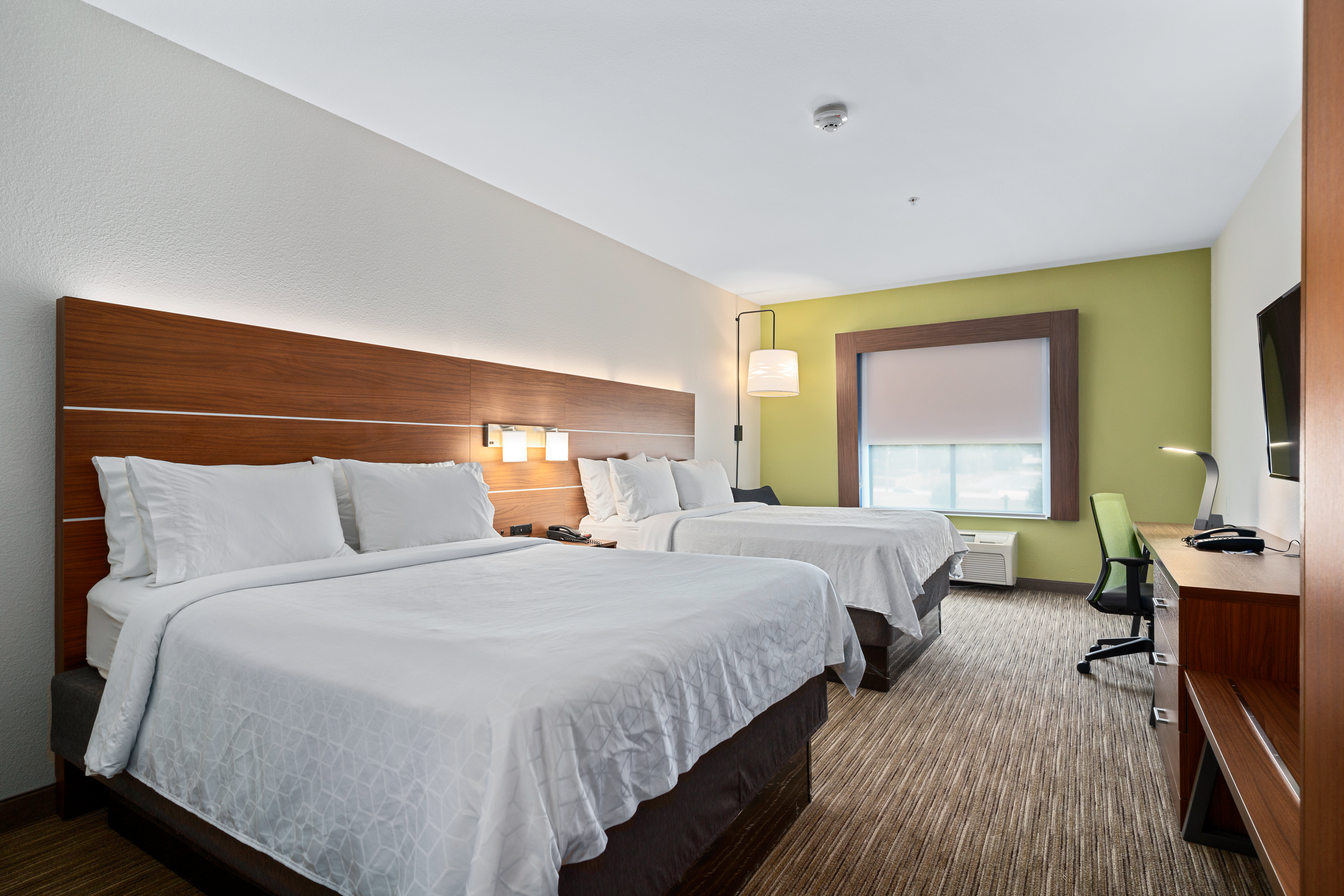 Room, 2 Queen Beds, Holiday Inn Express Hotel And Suites Van Buren Ft Smith Area 2/10