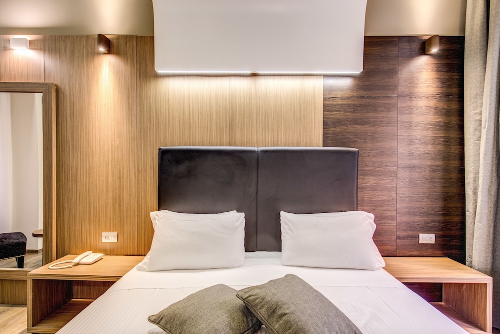 Hotel Trevi Collection 86/109