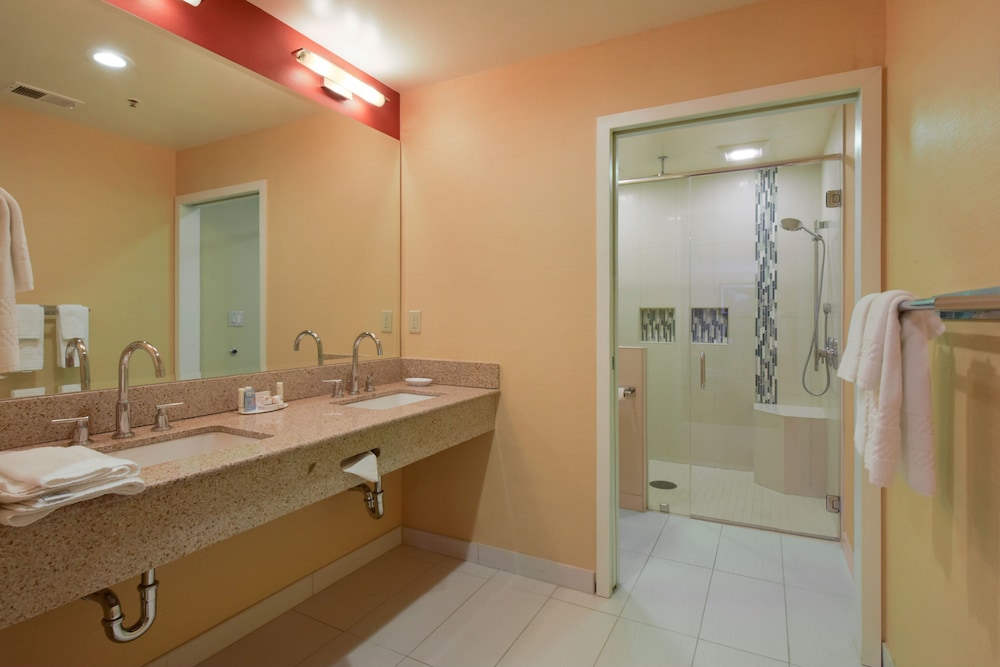 Courtyard By Marriott Palo Alto Los Altos 19/70