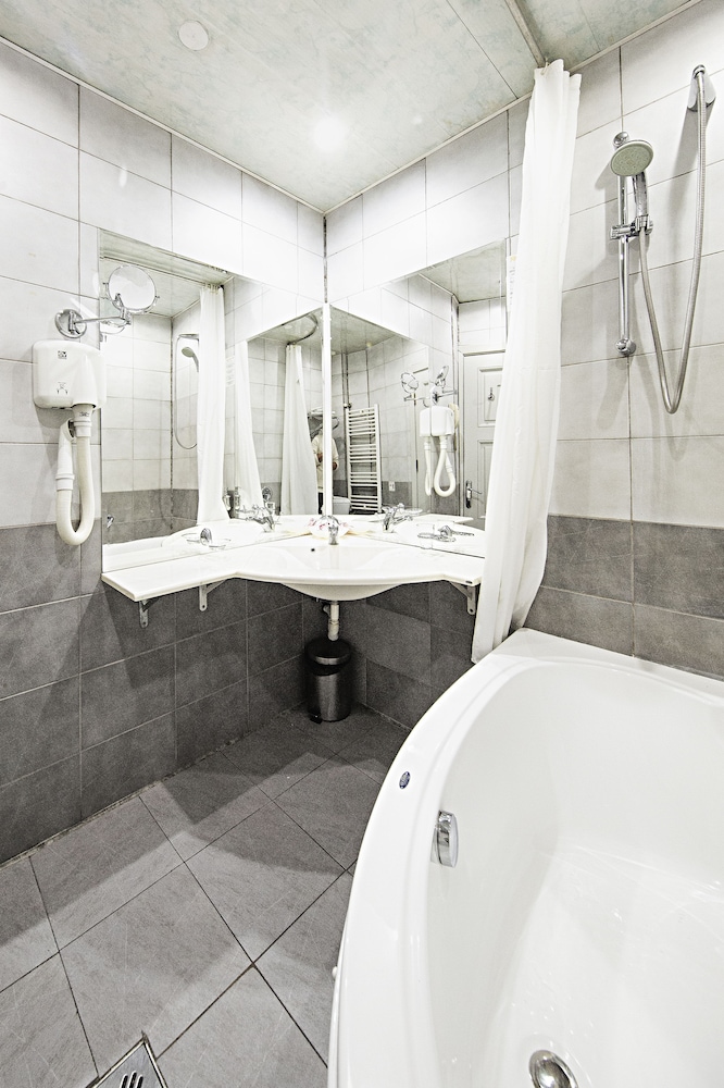 Relax Comfort Suites 48/50
