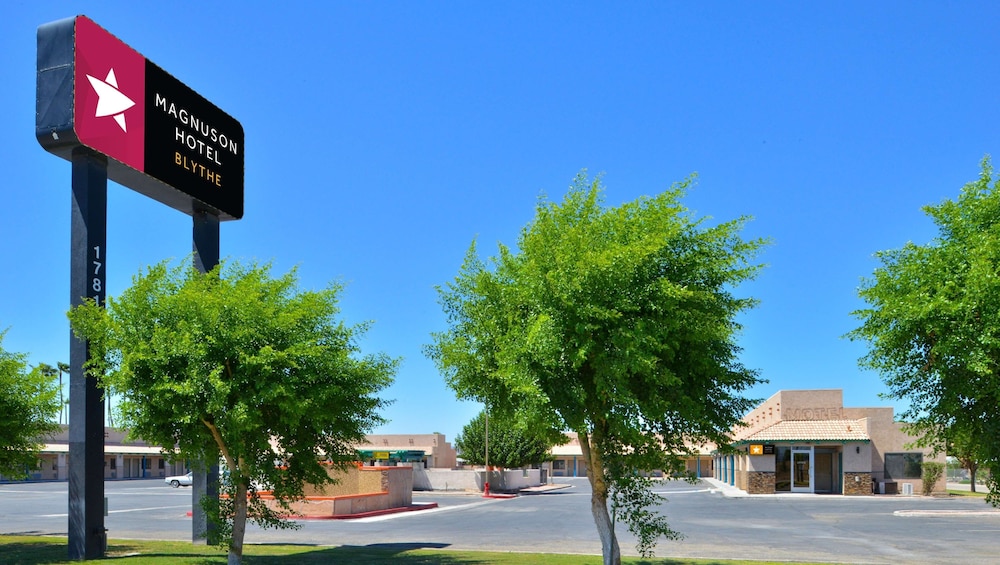 M Star Inn And Suites Blythe 7/36