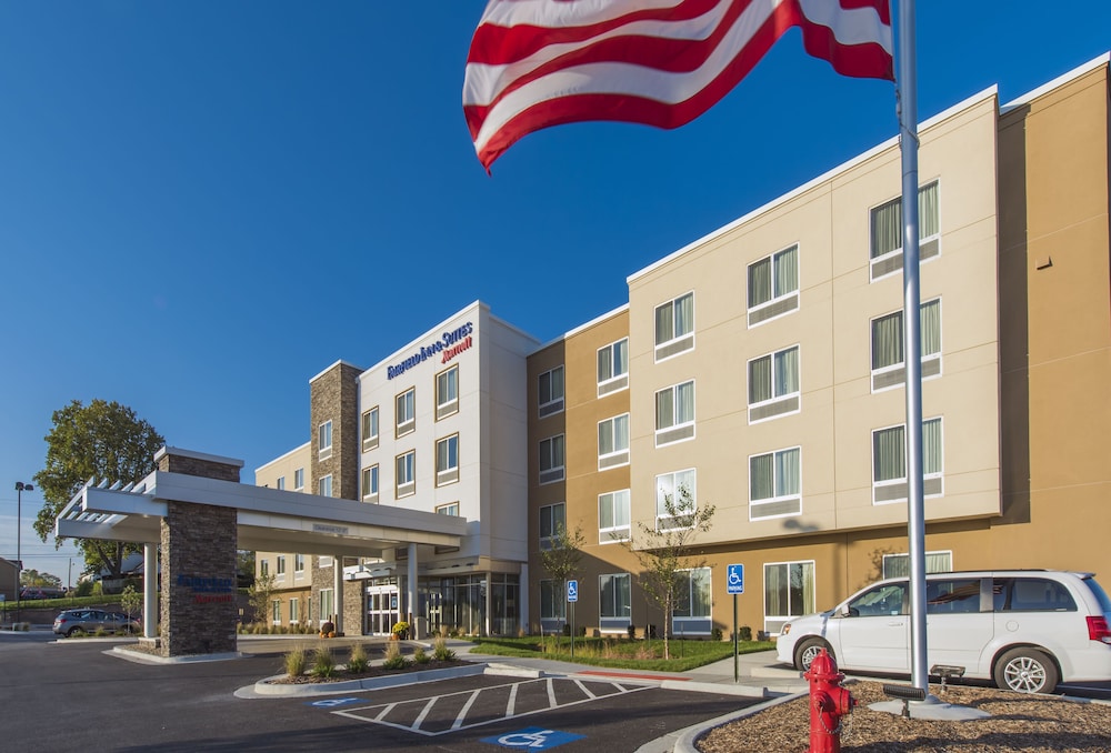 Fairfield Inn Suites By Marriott Leavenworth 3/44