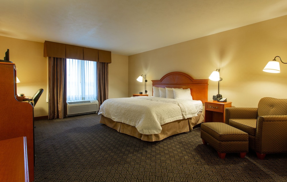Hampton Inn Waterloo Cedar Valley 10/55