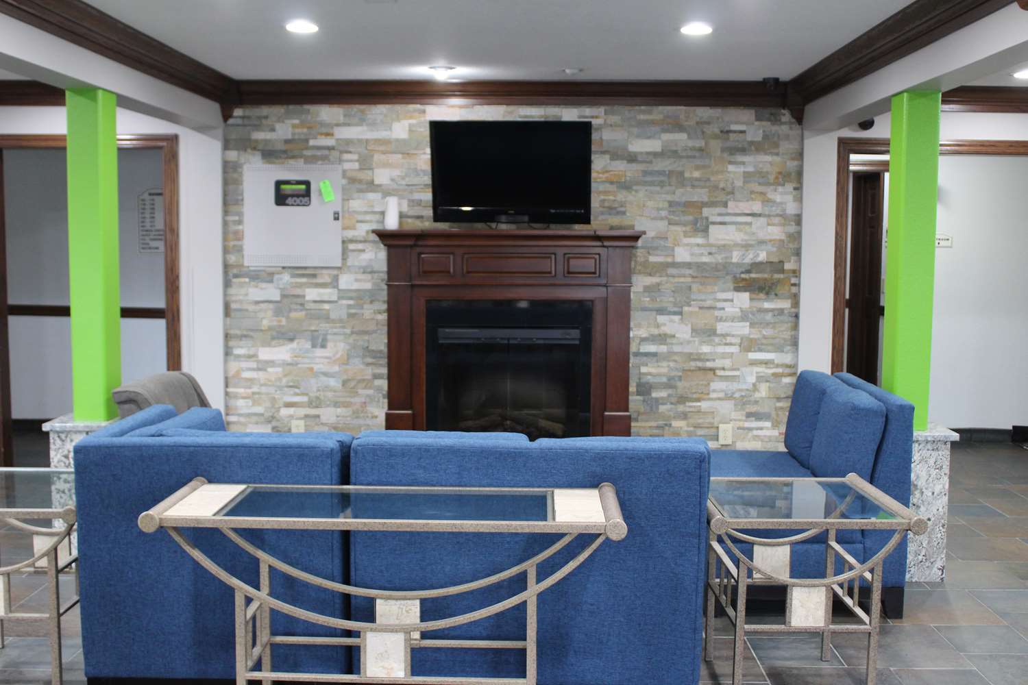 Ramada by Wyndham Cedar Rapids South 6/26