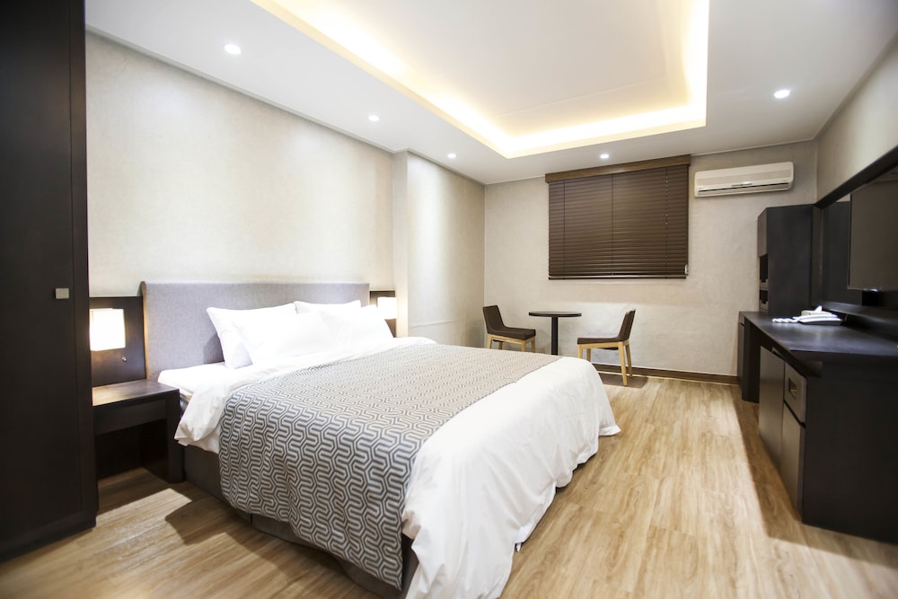 I-Check Hyunjin Hotel 13/67