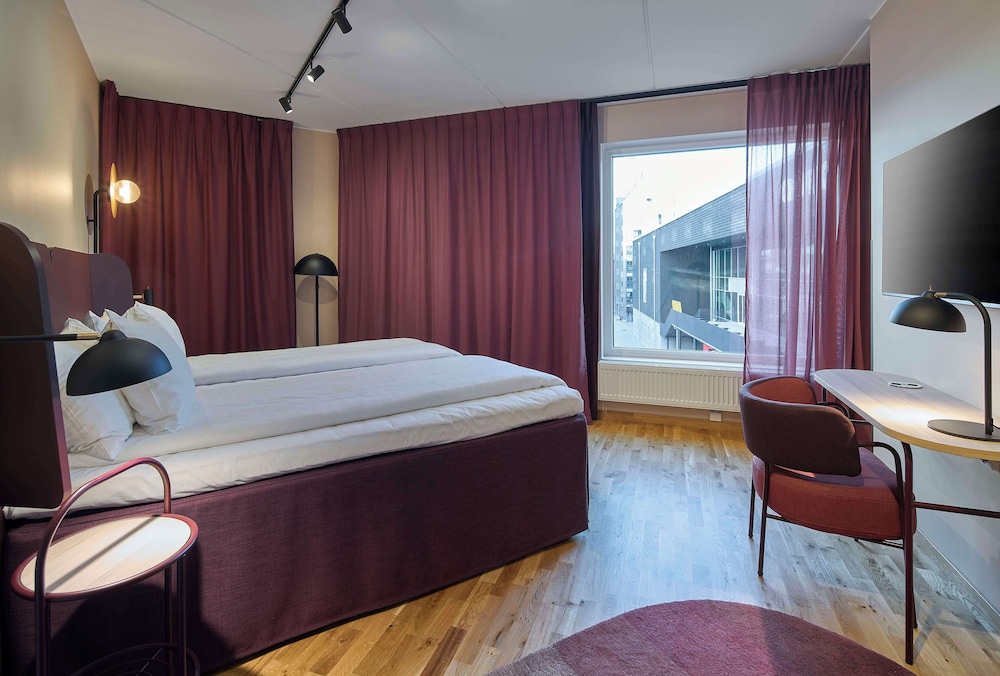 Junior Suite, King Bed
