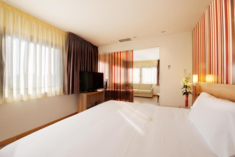 Suite, King Bed