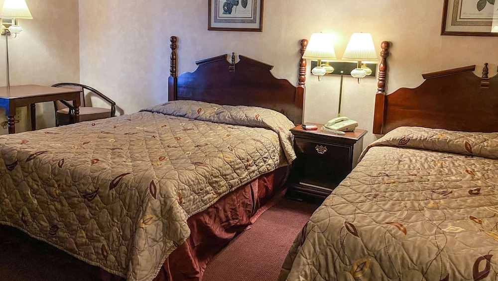 Voyageur Inn and Conference Center 10/58