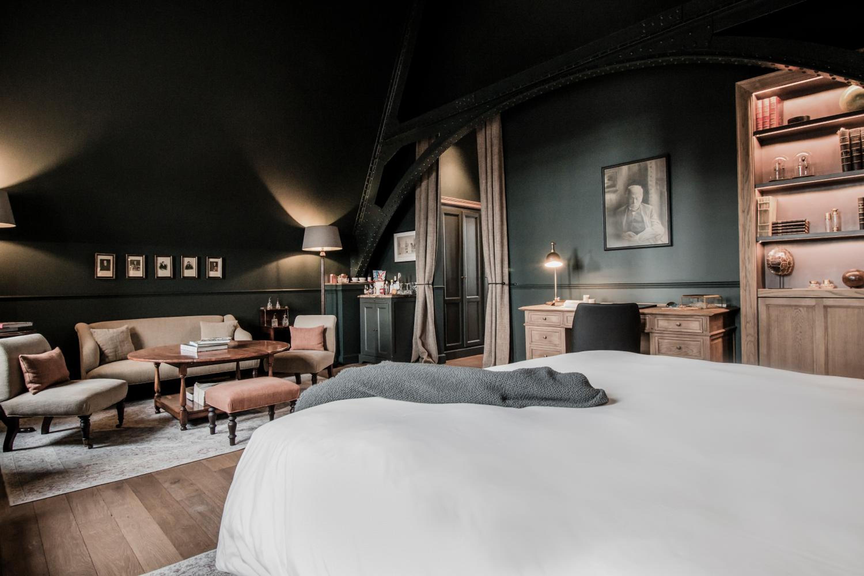Duplex, Loft, King Bed, 1898 The Post 2/4