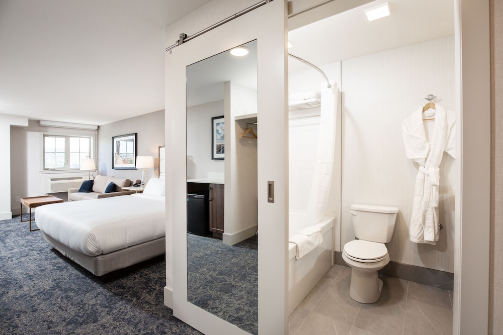 Pomeroy Hotel Fort McMurray 47/50