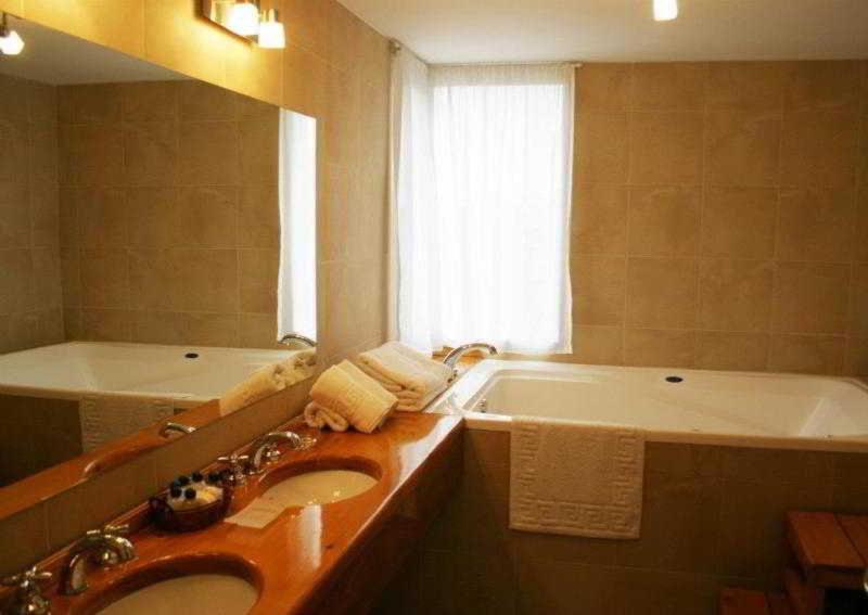 Room, Single