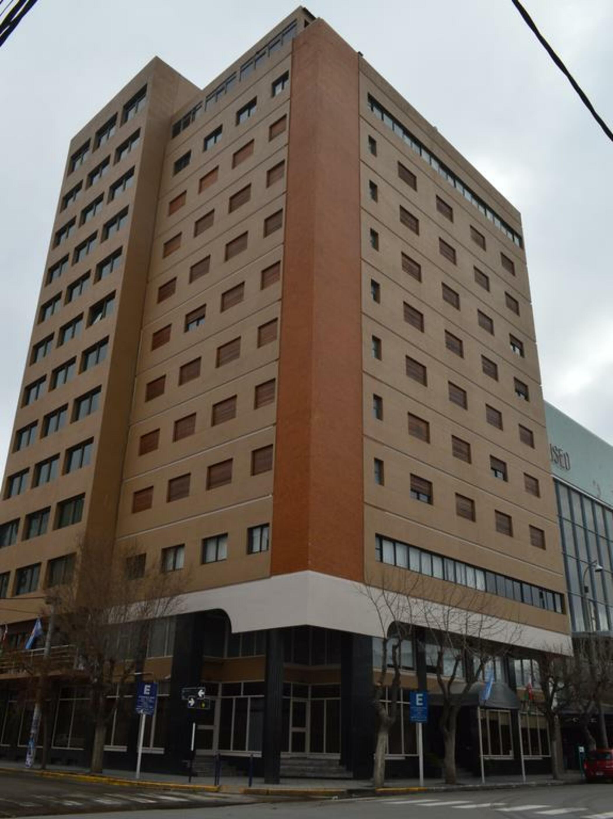 Rayentray Hotel 3/26