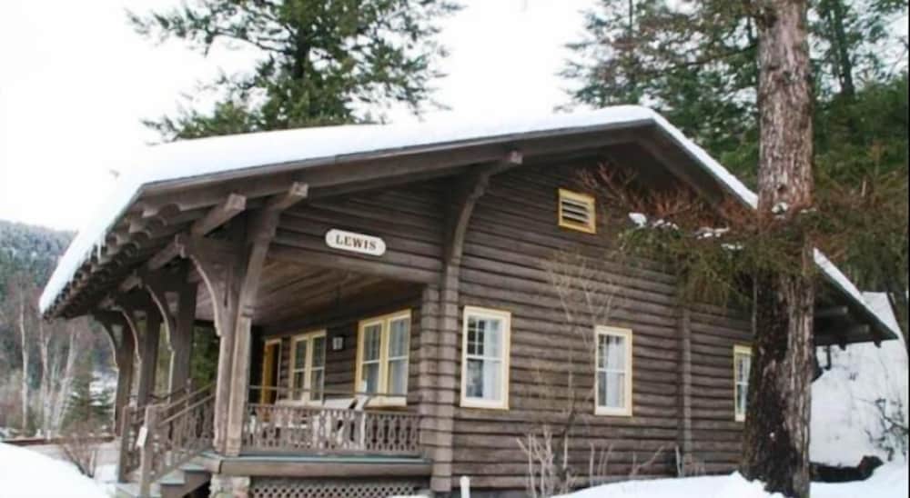 Belton Chalet 2/22