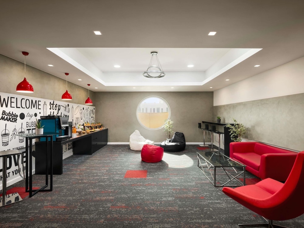 Ibis Muscat 27/48