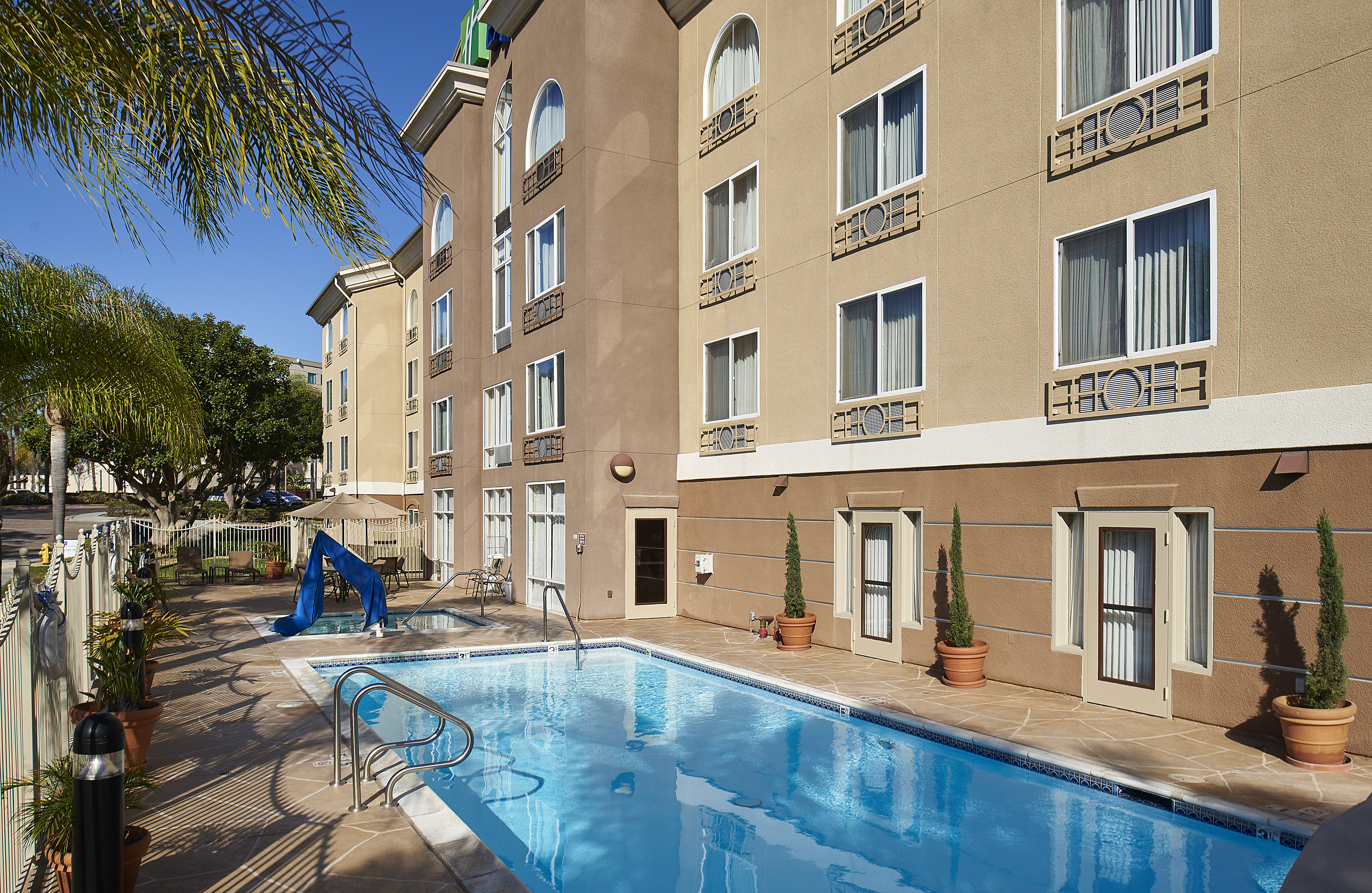 Holiday Inn Express Hotel & Suites San Diego-Sorrento Valley 4/59