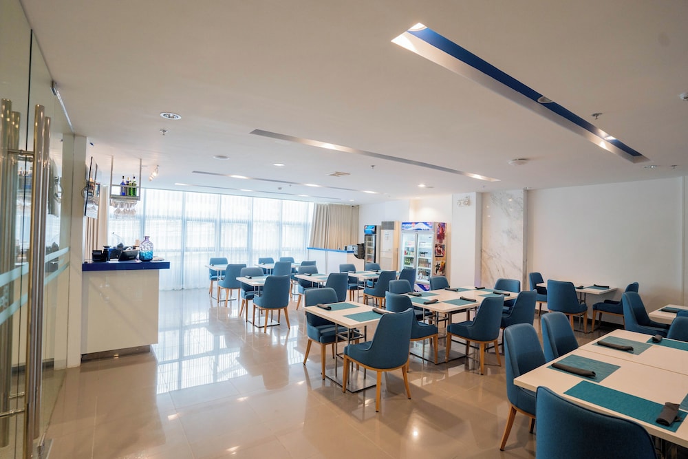 Stacia Hotel 41/48