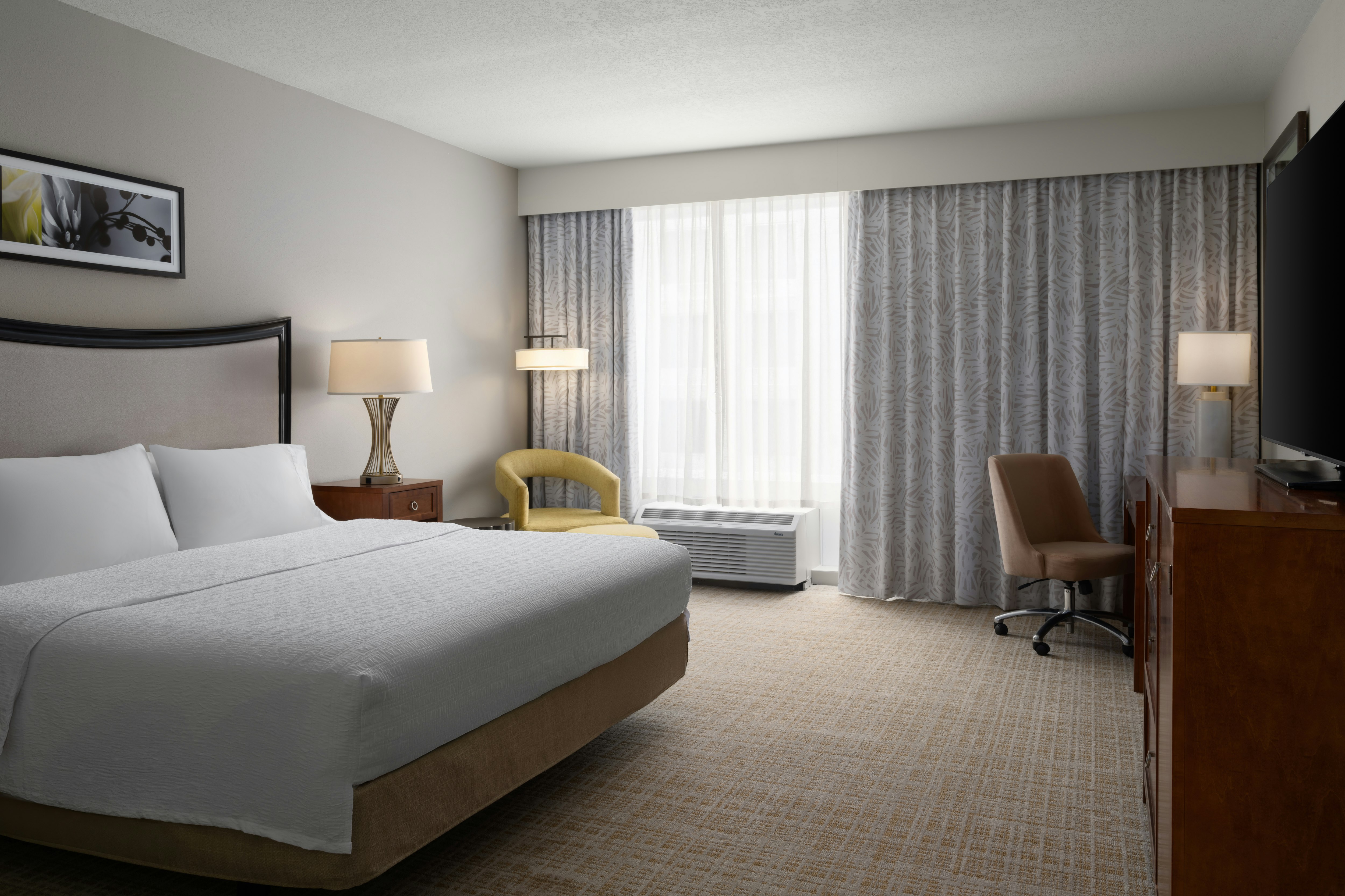 ROOM, KING BED, ACCESSIBLE