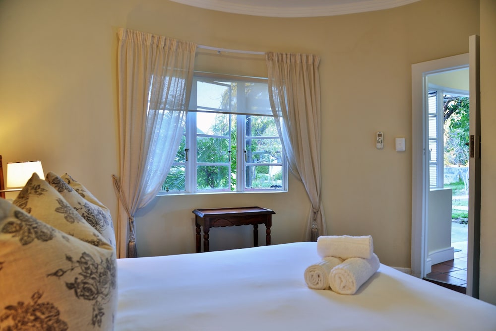 Garden Cottage, 3 Double Beds