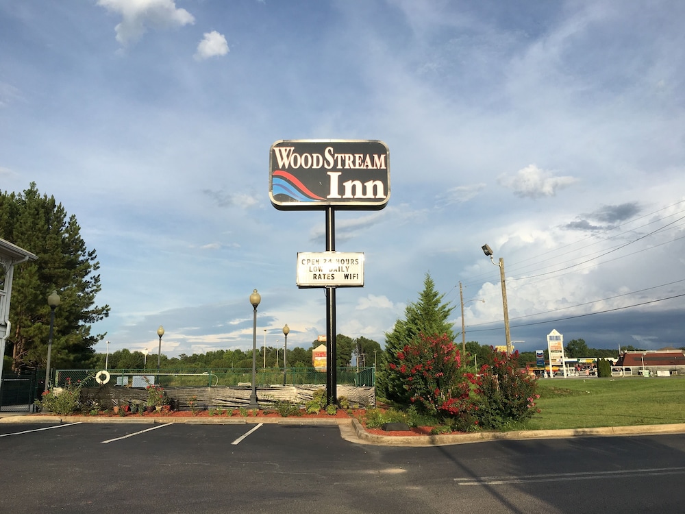 Woodstream Inn 54/57