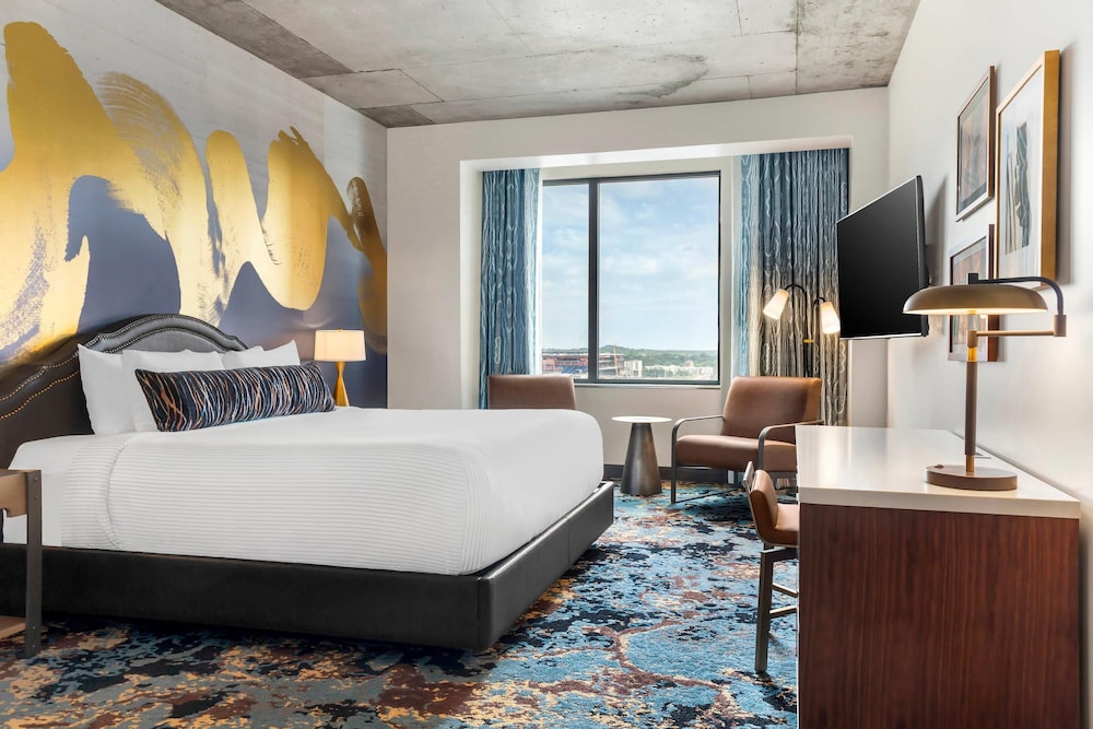 Standard, King Bed