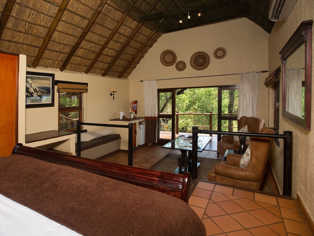MADIKWE RIVER LODGE 15/42