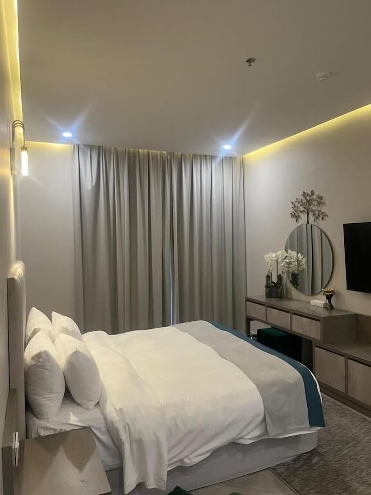 فندق اليانا(Eliana Hotel) 17/22