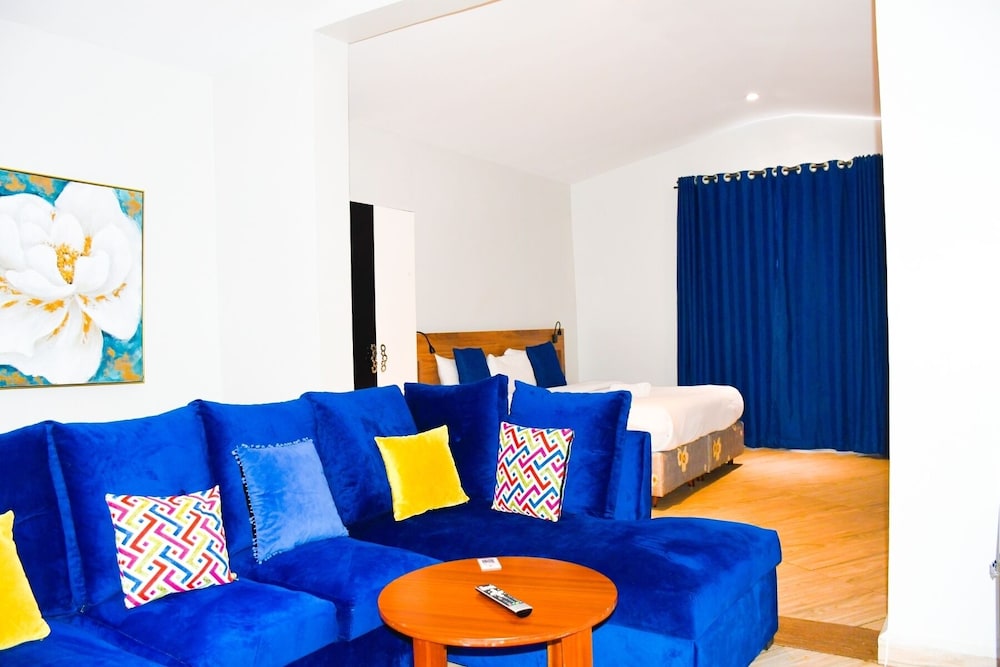 Jewelstone Hotel 56/69