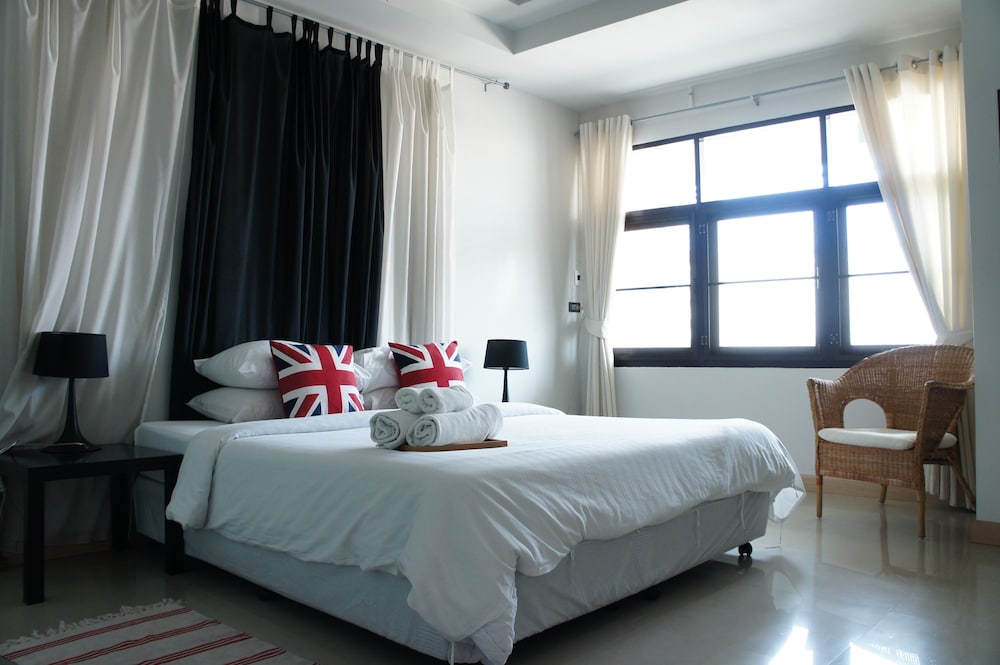 Ratchadamnoen Residence 27/75