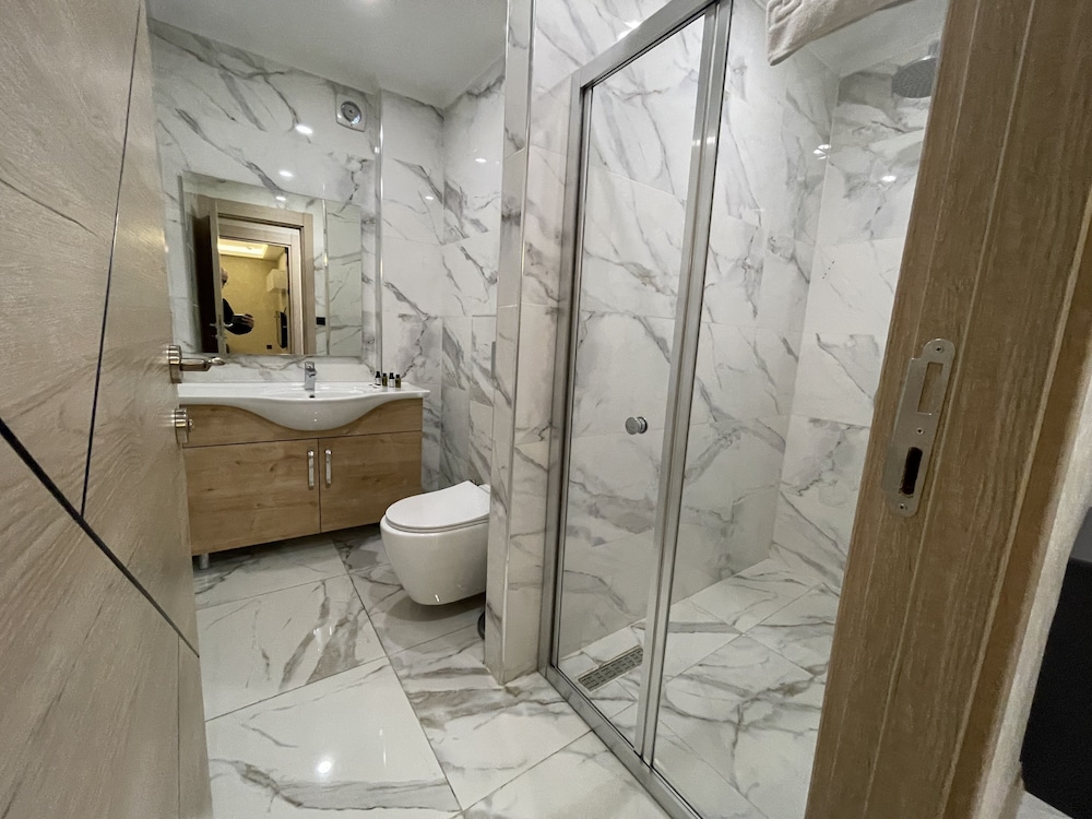 Le Luxe Suites Hotel & Spa 40/50