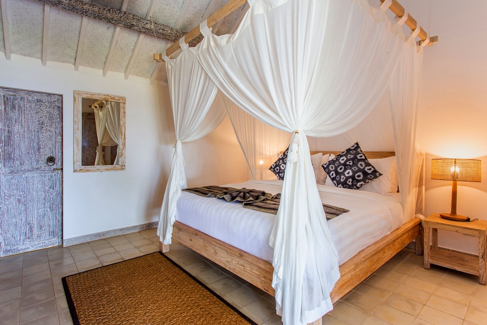 2 BEDROOMS, VILLA