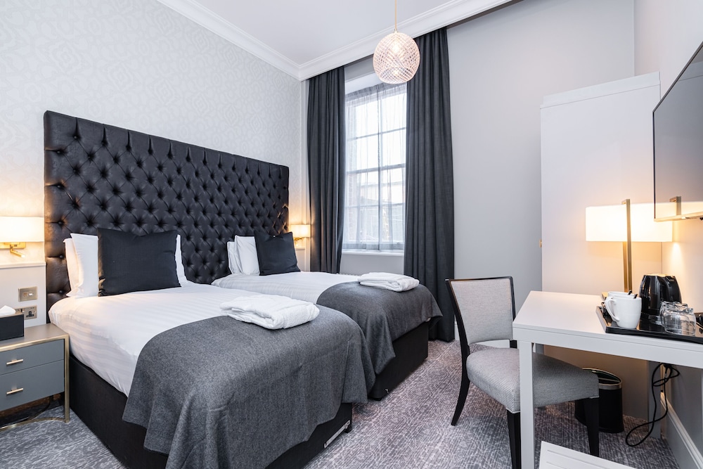 Room, Twin Beds