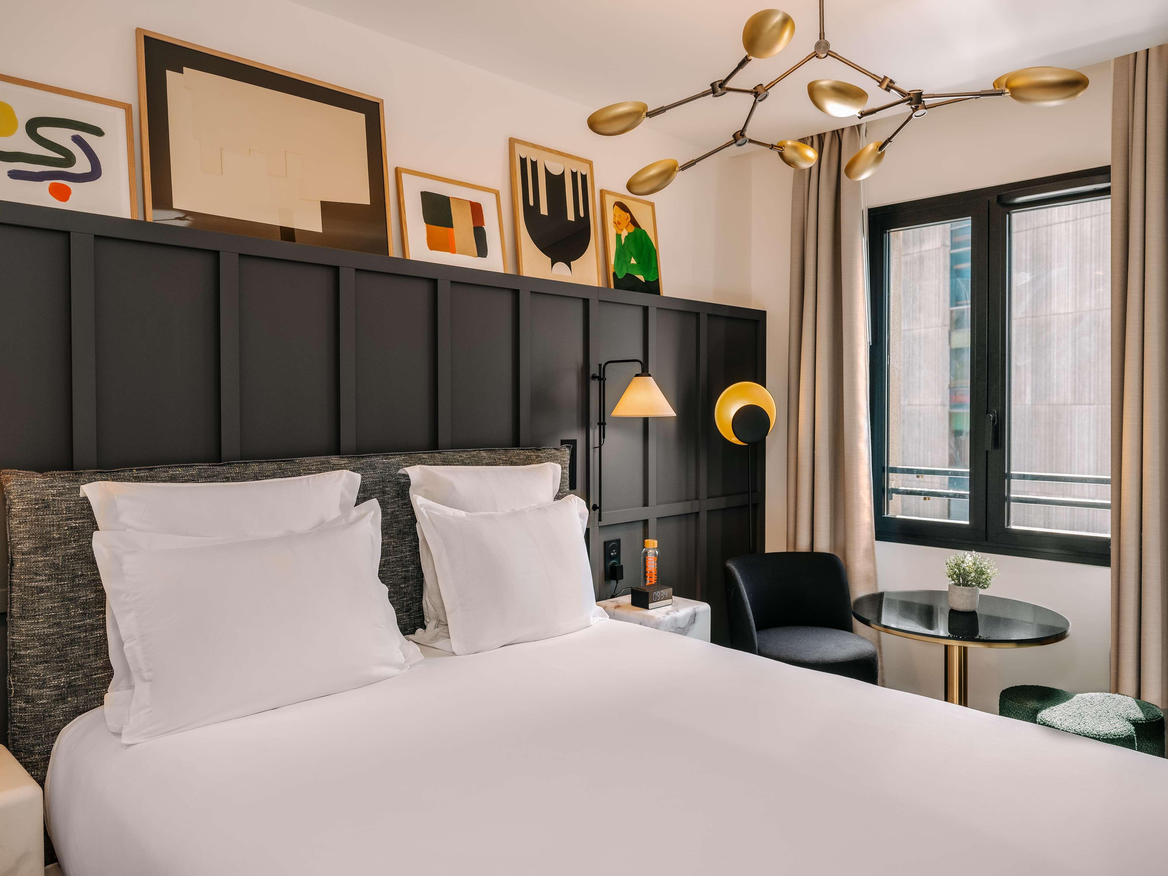 GUEST ROOM, QUEEN BED