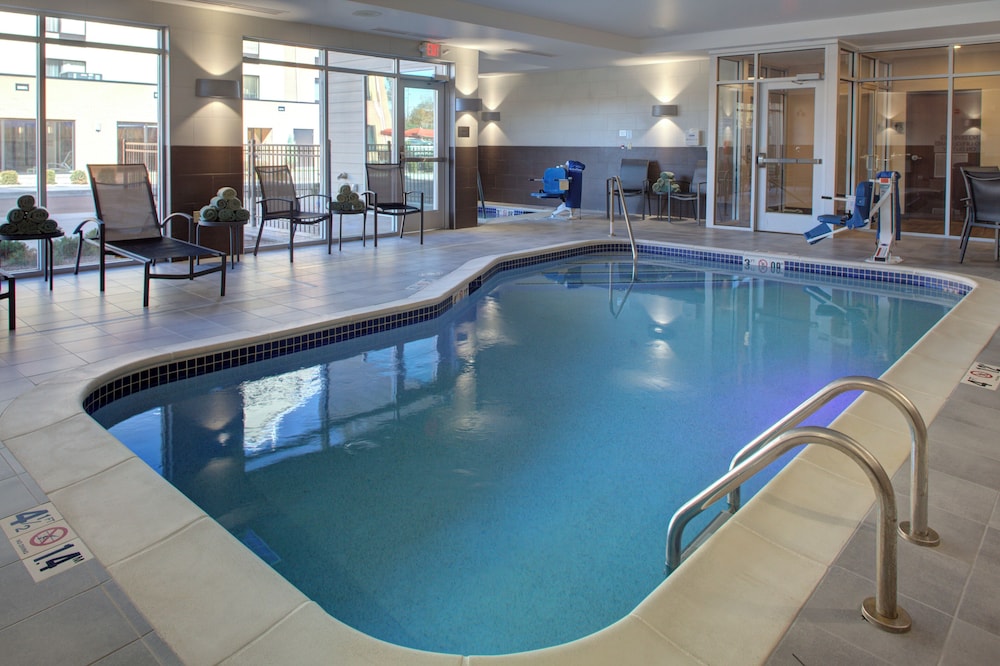 FAIRFIELD INN & SUITES DETROIT CANTON 6/20