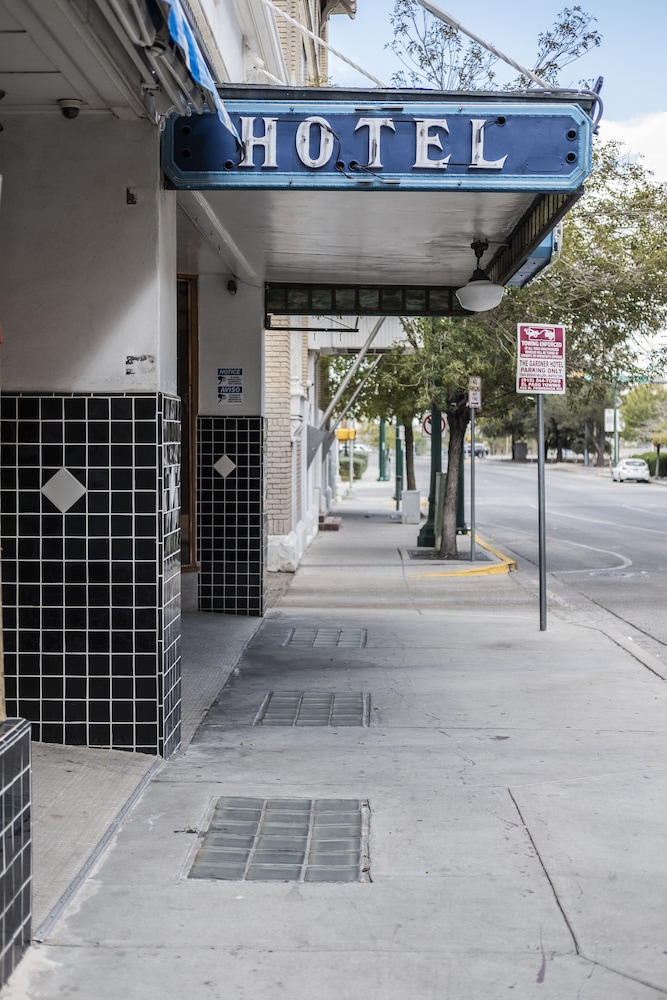 Gardner Hotel & Hostel 40/49