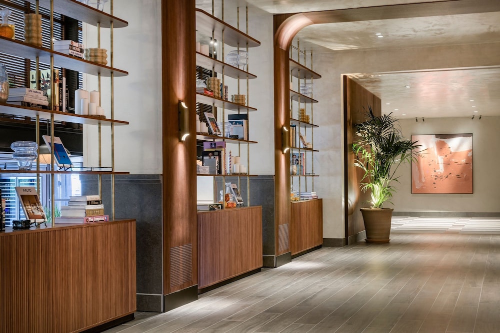 The Westin Madrid Cuzco 6/65