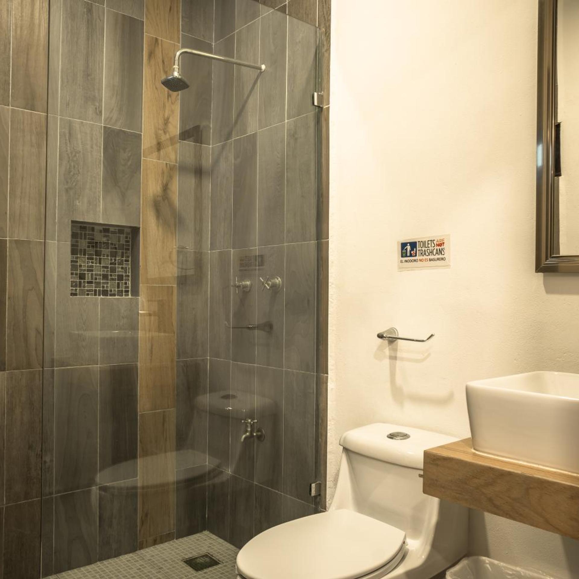 Maui Suites by GuruHotel 49/50