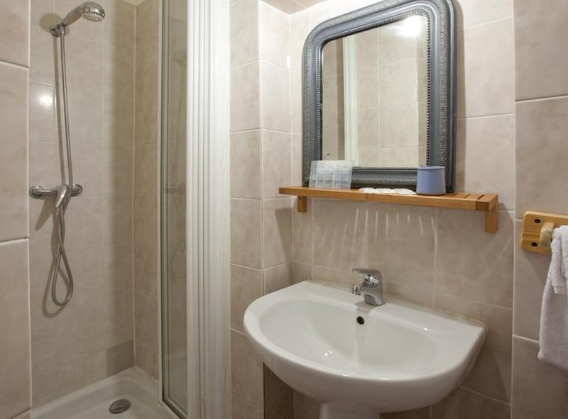 HOTEL ESMERALDA 23/23