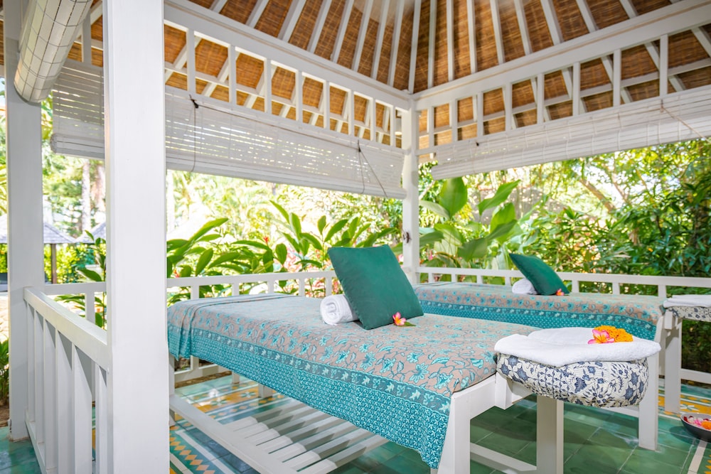 Bali Garden Beach Resort 64/69