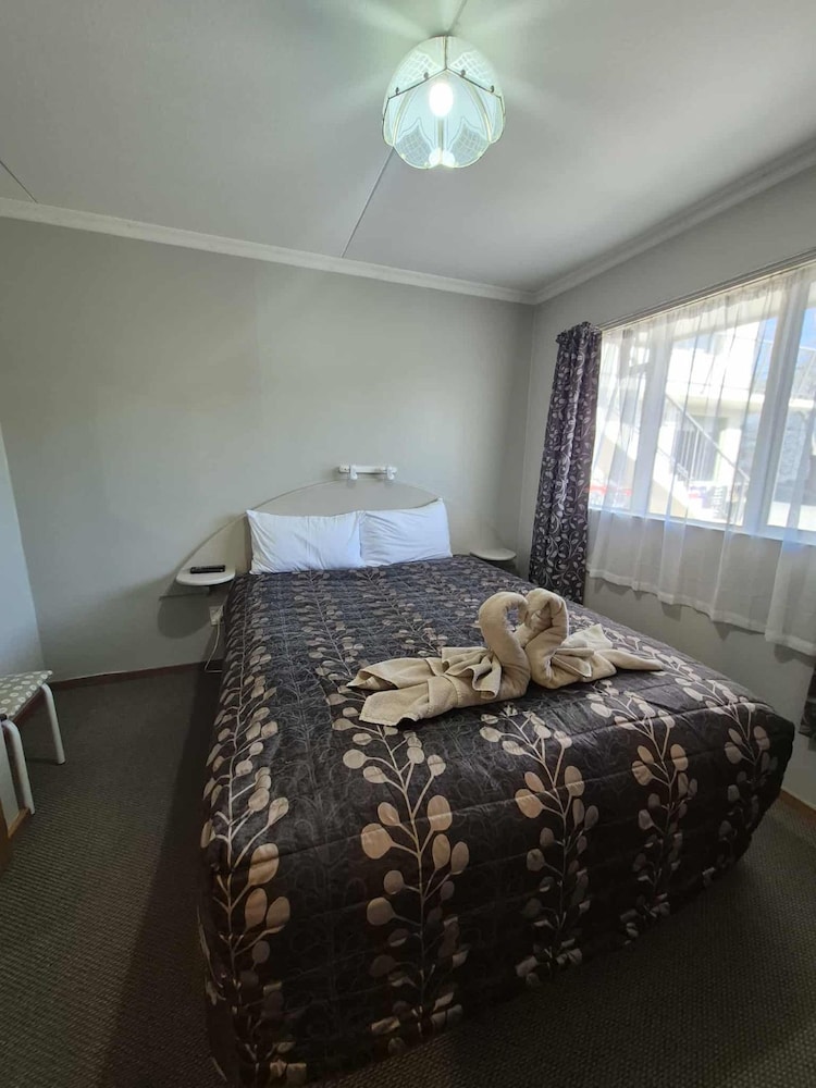 Alexandra Motor Lodge 23/70