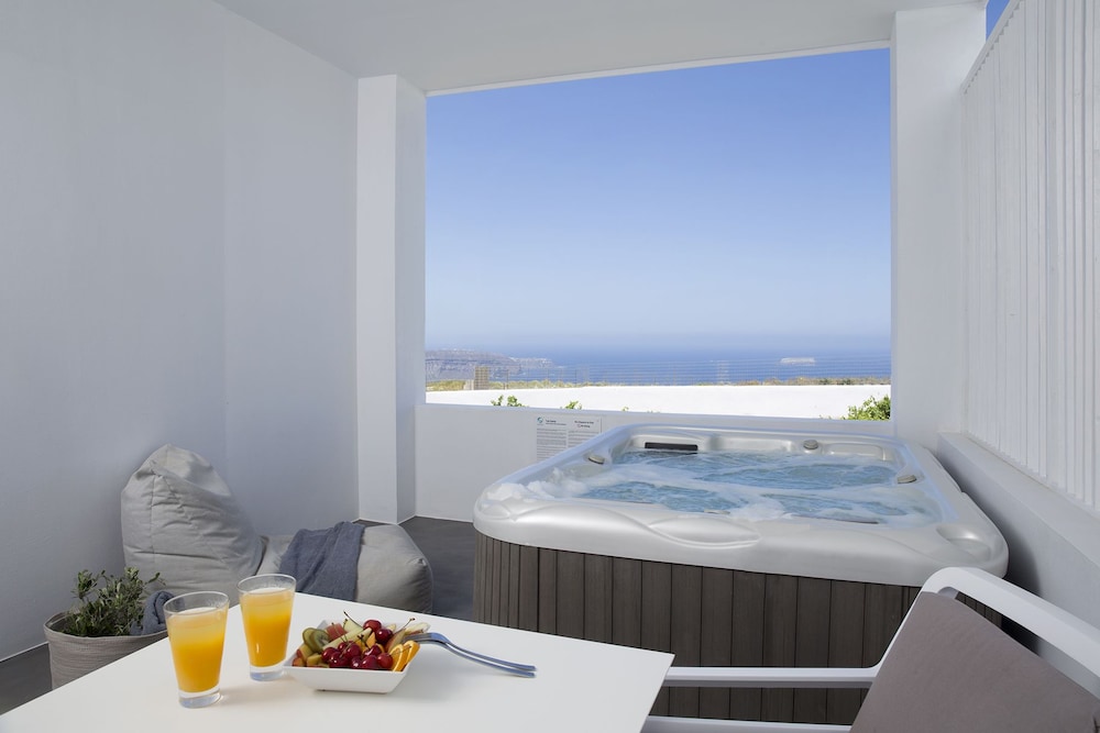 May Seven Suites - Adults Only 23/50