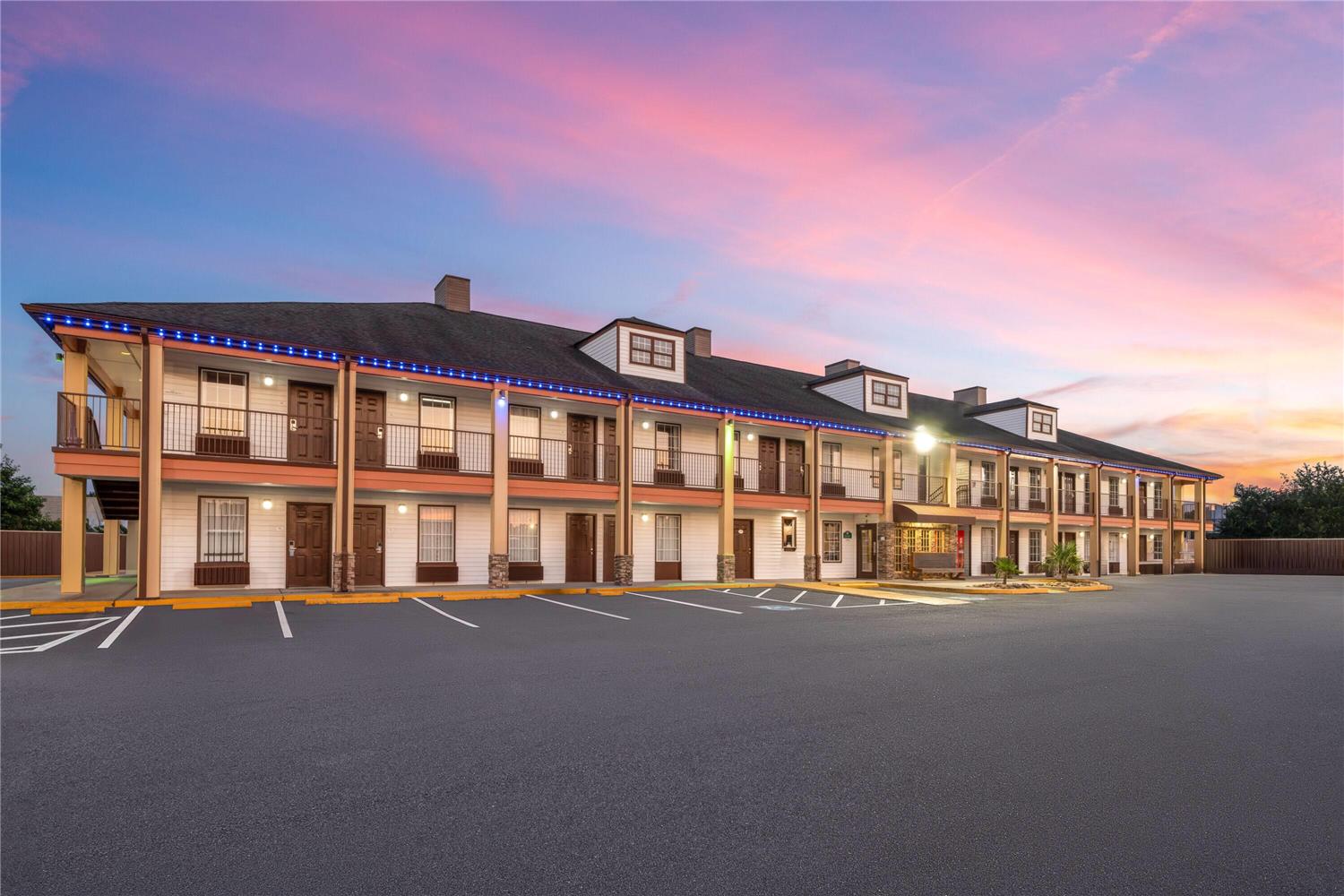 Baymont by Wyndham Commerce GA Near Tanger Outlets Mall 3/17