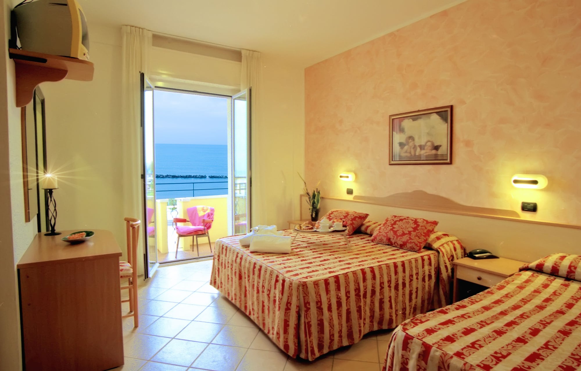 ROOM, TRIPLE, BALCONY