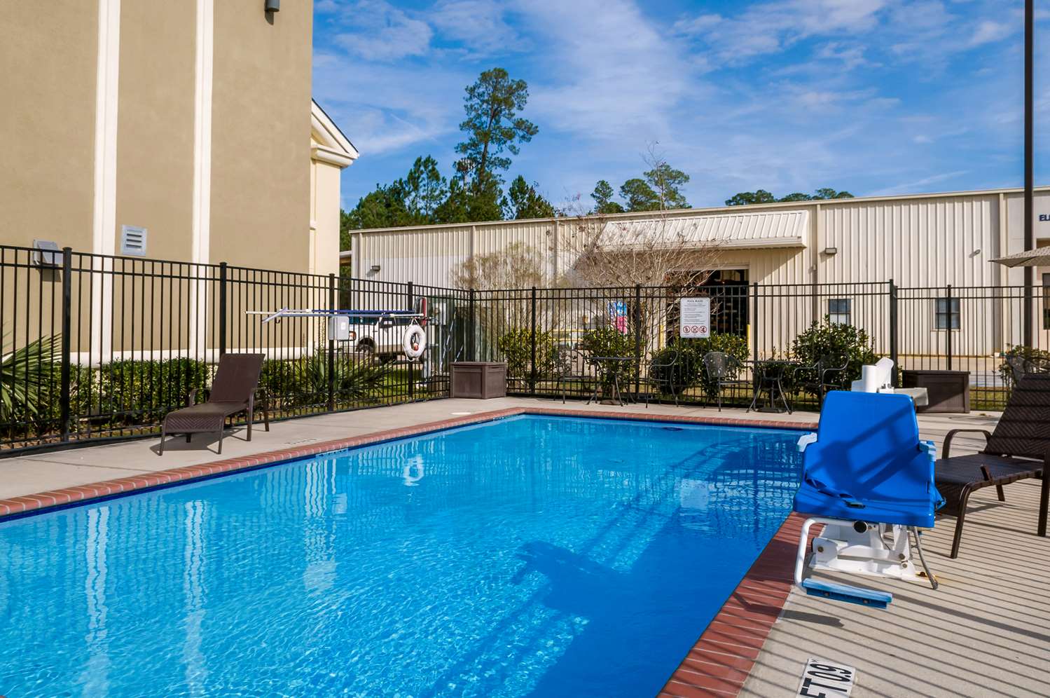 Quality Inn & Suites Slidell LA 37/52