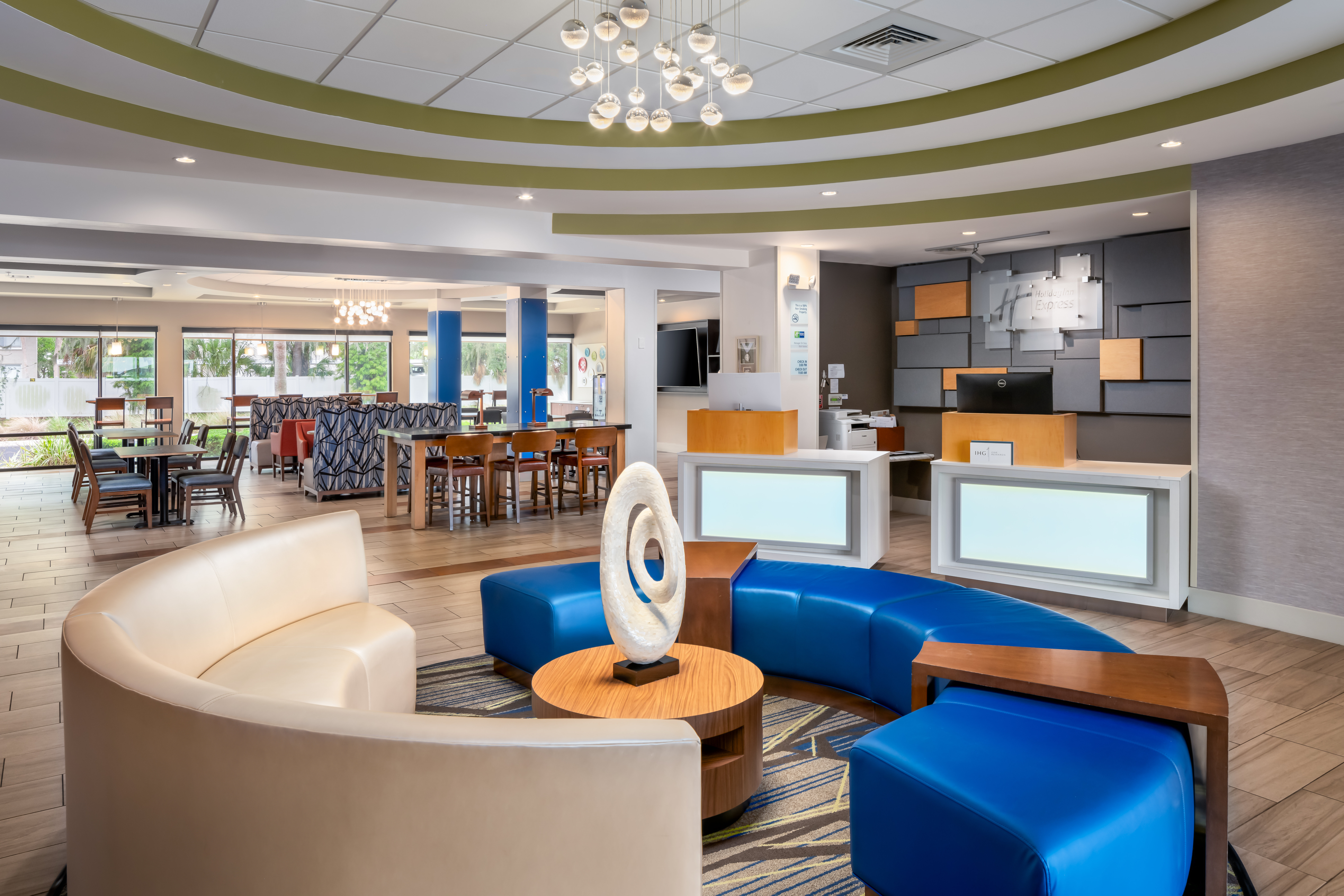 Holiday Inn Express And Suites Lakeland South 30/50