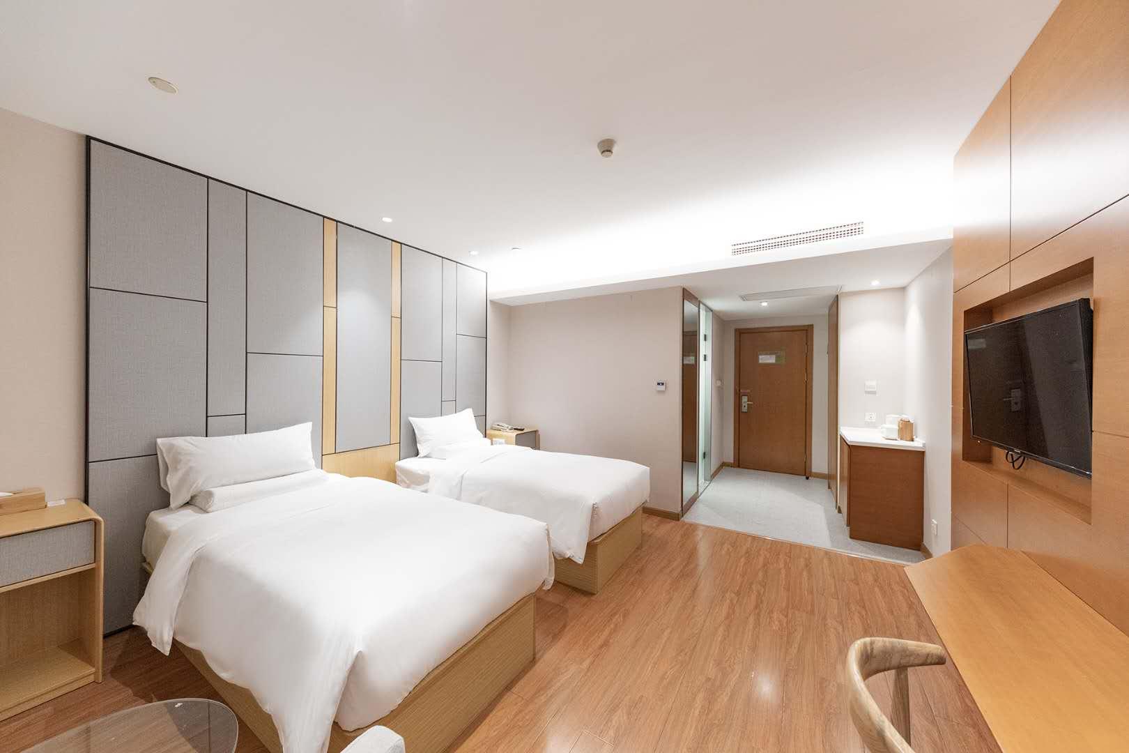 Ji Hotel (Shanghai Jiayi Road subway station) 14/36